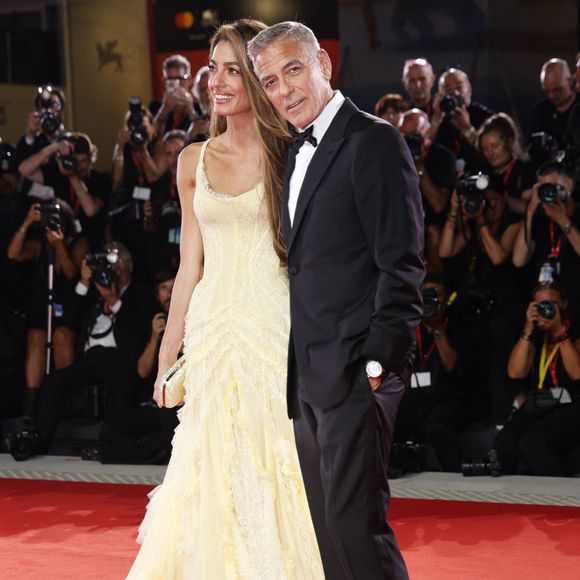 George Clooney et sa femme Amal Alamuddin Clooney à la projection de "Wolfs" lors du 81ème festival international du film de Venise, la Mostra. @Action Press / Bestimage
