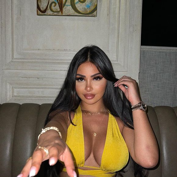 Maeva Ghennam sur Instagram.