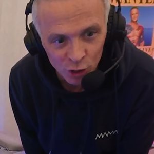 L’animateur est alors apparu brièvement dans le plus simple appareil face à sa caméra.
Capture Instagram - Samuel Etienne