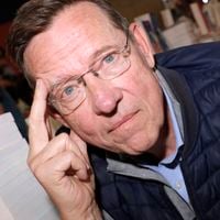 "Elle doit absorber les hauts et les bas" : pris en charge depuis plusieurs mois, Pierre Servent (LCI, C dans l’air) évoque le défi qu’il traverse avec son épouse