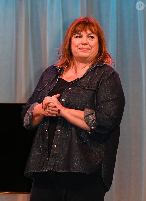 Exclusif - Michèle Bernier - 100ème de la pièce "Je préfère qu'on reste ensemble" au Théâtre des Variétés à Paris le 12 janvier 2023. © Coadic Guirec/Bestimage