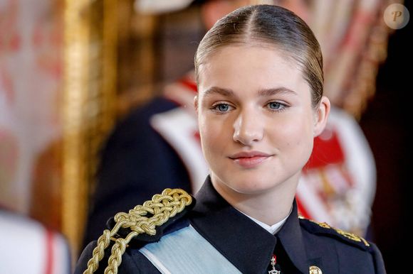 Le roi Felipe VI, la reine Letizia et la princesse héritière Leonor d'Espagne assistent à la traditionnelle réception militaire de Pâques au Palais Royal de Madrid, Espagne, le 6 janvier 2025. © Dana Press/Bestimage