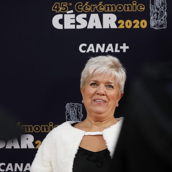 Mais pour Télé Loisirs, elle se voulait néanmoins rassurante en confiant que "tout allait bien".

Mimie Mathy - Tournage de la série « Dix Pour Cent » lors de la 45ème cérémonie des César à la salle Pleyel à Paris, le 28 février 2020. © Dominique Jacovides/Olivier Borde/Bestimage