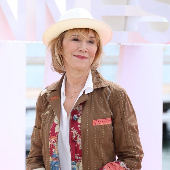 La comédienne a profité de cette occasion pour évoquer ses racines méridionales.

Marie-Anne Chazel lors du photocall de 'Broceliande' sur la plage du Majestic lors de la 7eme saison de 'CanneSeries' à Cannes le 7 Avril 2024

Denis Guignebourg/BestImage