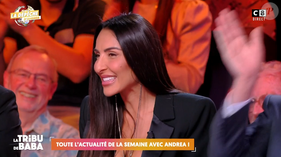 Cyril Hanouna présente Elisa, sa nouvelle chroniqueuse dans "Touche pas à mon poste". C8
