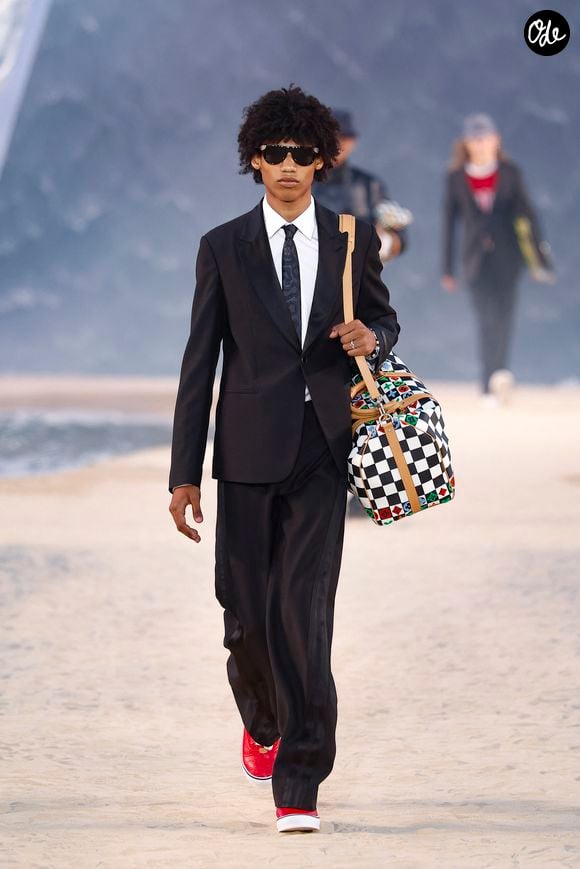 Défilé de mode Louis Vuitton Prêt à Porter Collection Homme Printemps/Été 2027 lors de la Fashion Week de Paris, à la Cité Internationale Universitaire de Paris, France, le 23 juin 2026. © Bestimage
