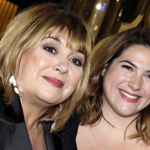 Michele Bernier et sa fille Charlotte Gaccio posent lors d'une séance photo à Paris, en France, le 14 mai 2019. Photo : VIM/ABACAPRESS.COM