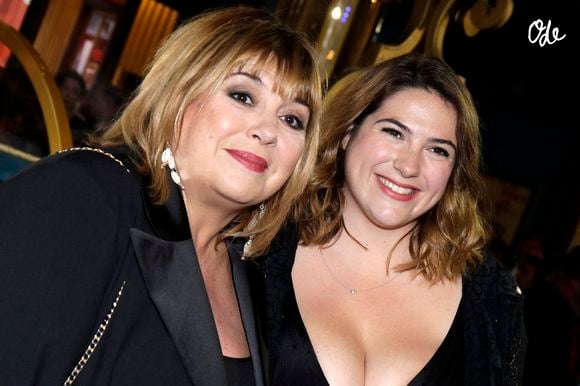 Michele Bernier et sa fille Charlotte Gaccio posent lors d'une séance photo à Paris, en France, le 14 mai 2019. Photo : VIM/ABACAPRESS.COM
