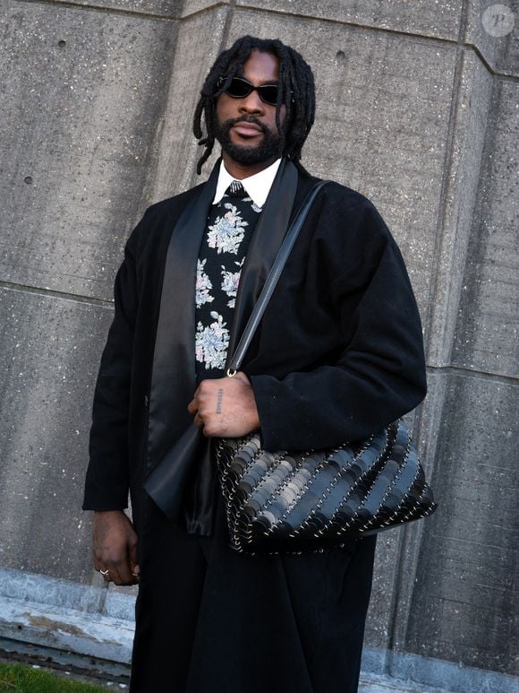 Damso au photocall du défilé Rabanne Mode Collection Prêt-à-Porter Automne/Hiver 2025-2026 lors de la Fashion Week de Paris (PFW) au siège de l'Unesco, à Paris, France, le 6 mars 2025. © Backgrid USA/Bestimage