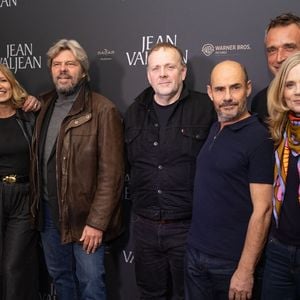 Alexandra Lamy, Éric Besnard, Grégory Gadebois, Bernard Campan, Isabelle Carré à la première du film "Jean Valjean" au cinéma Publicis à Paris le 17 novembre 2025.

© Julien Sarkissian / Bestimage