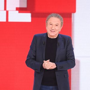 Exclusif - lors de l'enregistrement de l'émission "Vivement dimanche" à Paris, France, le 9 septembre 2025 et diffusée le 2 novembre 2025 sur France 3. © Guillaume Gaffiot/Bestimage