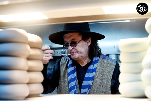 Dans une vidéo Instagram tournée dans les montagnes de son enfance, le chef raconte ses souvenirs à ses enfants et évoque l’importance de cet héritage rural.

Exclusif - Marc Veyrat - Inauguration du restaurant de G. Houzé et B. Patou, "La Fontaine Gaillon" au 1 Rue de la Michodière dans le 2ème arrondissement à Paris le 15 janvier 2020. © Rachid Bellak/Bestimage