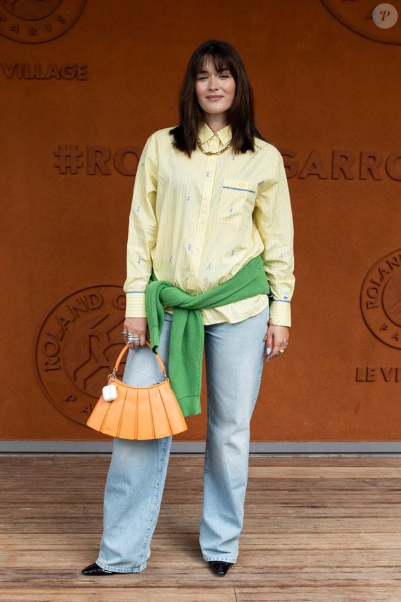 Fleur Copin au village lors des Internationaux de France de Tennis de Roland Garros 2026. Paris, le 2 juin 2026.
© Jacovides-Moreau / Bestimage