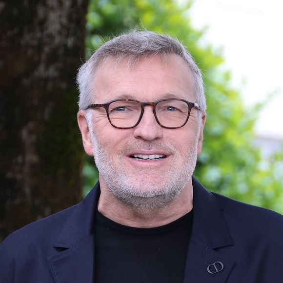 Laurent Ruquier - Photocall avec l'équipe de l'émission de radio "Les grosses têtes" lors de la 17ème édition du Festival du Film Francophone d'Angoulême (FFA). Le 29 août 2024
© Coadic Guirec / Bestimage