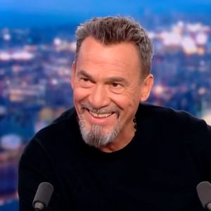 Florent Pagny a ses habitudes à La Table du Coq, une adresse discrète située dans les Yvelines... 

Florent Pagny, qui va beaucoup mieux, était l'invité de Gilles Bouleau aux 20 heures de TF1 le jeudi 16 novembre.
© Captute TV TF1 via Bestimage