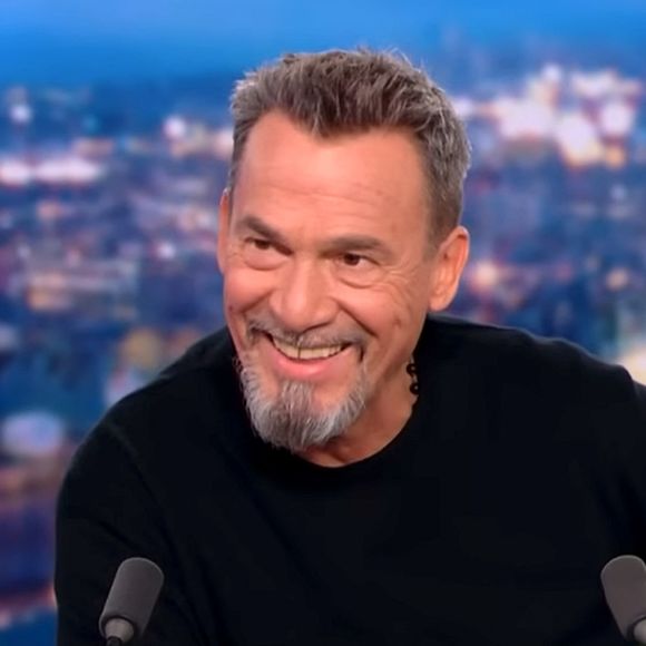 Florent Pagny a ses habitudes à La Table du Coq, une adresse discrète située dans les Yvelines... 

Florent Pagny, qui va beaucoup mieux, était l'invité de Gilles Bouleau aux 20 heures de TF1 le jeudi 16 novembre.
© Captute TV TF1 via Bestimage