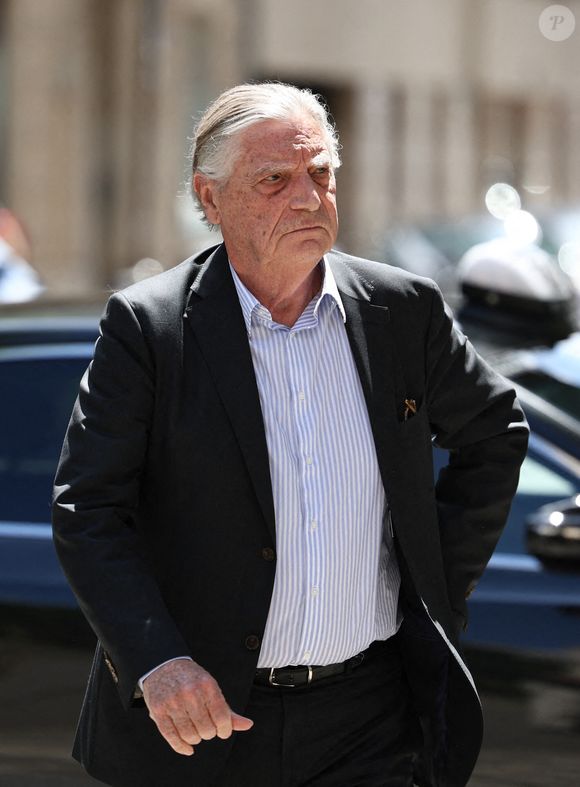 Patrice Duhamel assistant à la cérémonie d'enterrement de Daniel Bilalian à l'église Saint-Pierre de Neuilly-sur-Seine, près de Paris, France, le 22 mai 2025. Le journaliste, présentateur et animateur de télévision français Daniel Bilalian est décédé le 14 mai 2025 à l'âge de 78 ans. Photo par Raphael Lafargue/ABACAPRESS.COM
