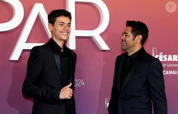 Mais aussi prenant la pose avec sa petite soeur Lila

Jamel Debbouze et son fils Léon - Photocall des lauréats (press room) lors de la 49ème édition de la cérémonie des César à l’Olympia à Paris le 23 février 2024

© Dominique Jacovides / Olivier Borde / Bestimage