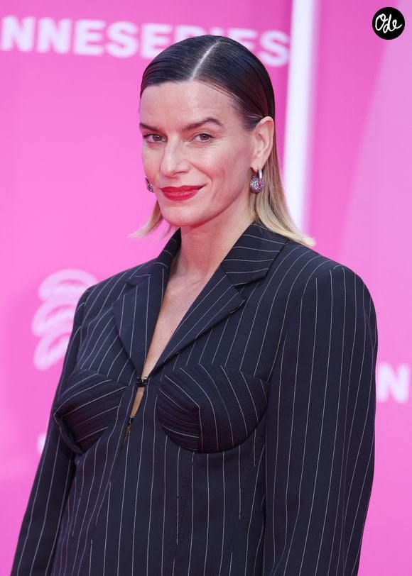 Fauve Hautot sur le pink carpet de la cérémonie de clôture du festival Canneseries saison 8 au palais des festivals à Cannes le 29 avril 2025. © Denis Guignebourg / Bestimage
