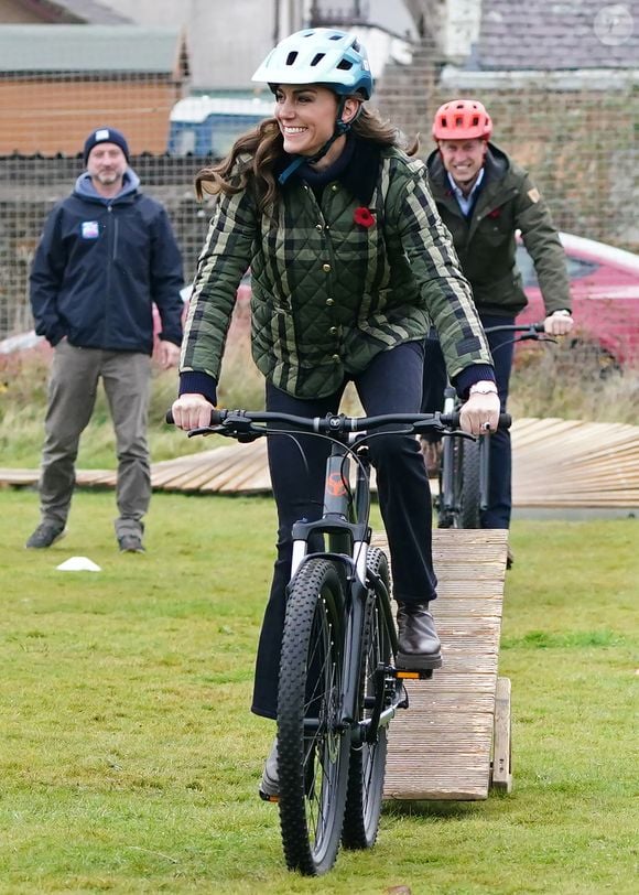 Le prince William, prince de Galles, et Catherine (Kate) Middleton, princesse de Galles, visitent Outfit Moray, une organisation caritative primée à Moray (Ecosse), le 2 novembre 2023.