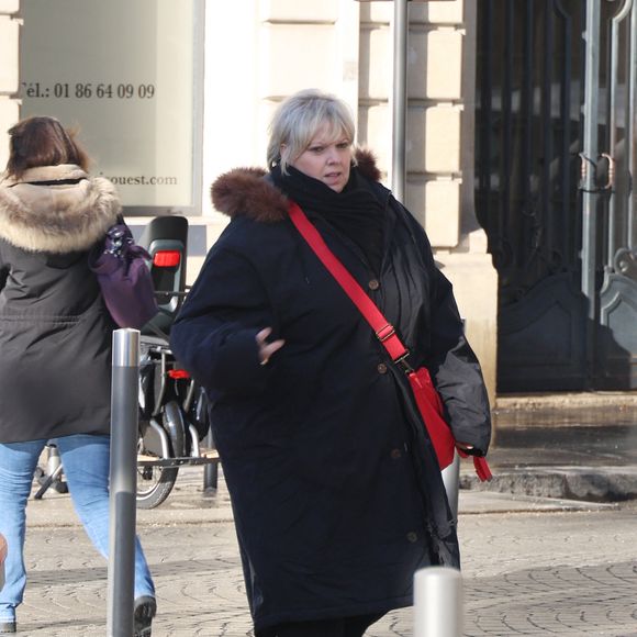 Laurence Boccolini à sa sortie des studios de RTL, à Neuilly-sur-Seine, France, le 6 janvier 2026. © Bestimage