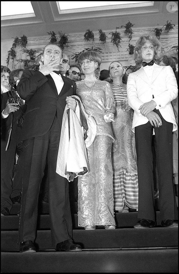 Archives – Luchino Visconti, Romy Schneider et Björn Andrésen au Festival de Cannes en 1971 pour le film Mort à Venise.
DANIEL ANGELI / BESTIMAGE