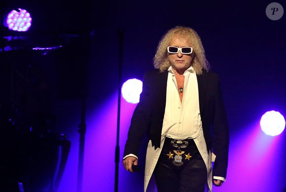 Michel Polnareff lors de son concert à la patinoire de Mériadeck à Bordeaux, France, le 30 novembre 2016 © Patrick Bernard-Quentin Salinier/Bestimage