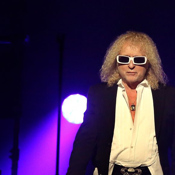 Michel Polnareff lors de son concert à la patinoire de Mériadeck à Bordeaux, France, le 30 novembre 2016 © Patrick Bernard-Quentin Salinier/Bestimage