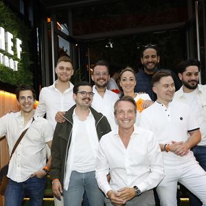 Stéphane Rotenberg et ses Chefs - Ouverture du premier restaurant "Top Chef" Le Bistrot à Suresnes le 7 juillet 2022. Le groupe M6 et S. Rotenberg, en collaboration avec Les Bistrots Pas Parisiens ont ouvert ce Bistrot Top Chef à Suresnes, d'une capacité de 100 places. © Marc Ausset-Lacroix/Bestimage