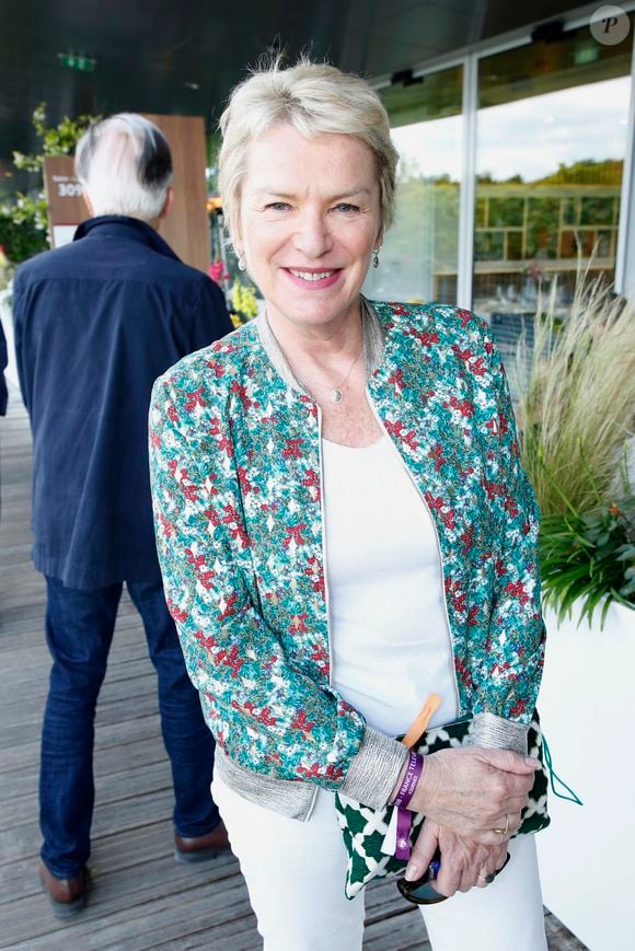 Exclusif - Élise Lucet - Déjeuner dans la loge de France Télévisions lors de la Finale Hommes des Internationaux de France de Tennis de Roland Garros 2024 - Jour 15 à Paris. Le 9 Juin 2024. 
© Bertrand Rindoff / Bestimage
