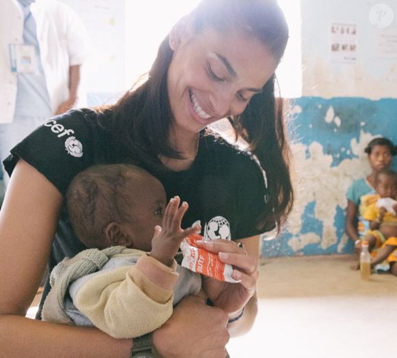 Tatiana Silva est en mission pour l'Unicef dans le sud de Madagascar en Avril 2023. © Arnaud Juherian / Unicef via Bestimage