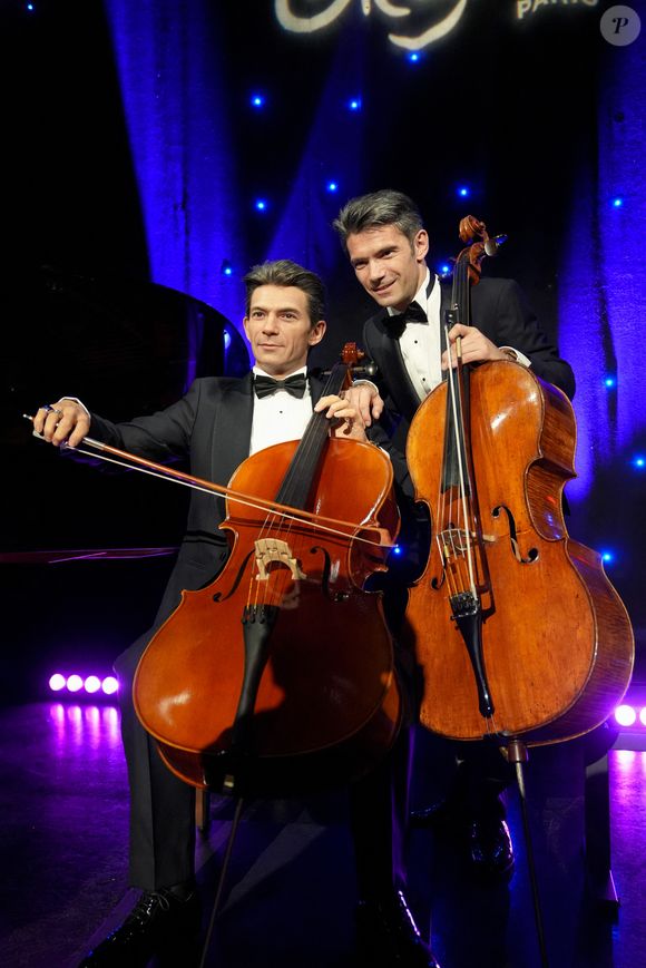 Gautier Capuçon et sa statue de cire - Inauguration de la statue de cire du violoncelliste "Gautier Capuçon" au musée Grévin à Paris le 28 mai 2026. © Anne-Sophie Guebey/Bestimage