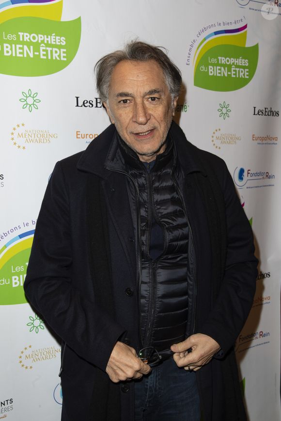 Richard Berry - 4ème Edition des "Trophées du Bien-Etre" au théâtre de la Gaité Montmartre à Paris, le 22 septembre 2019. Les "Trophées du Bien-Etre" sont une occasion unique de récompenser chaque année une innovation médicale, un geste, une action, une pièce de théâtre, un film, un concert, une musique, un produit du quotidien, une amélioration urbaine qui auront contribué à créer le bien-être pour le plus grand nombre. © Pierre Perusseau/Bestimage