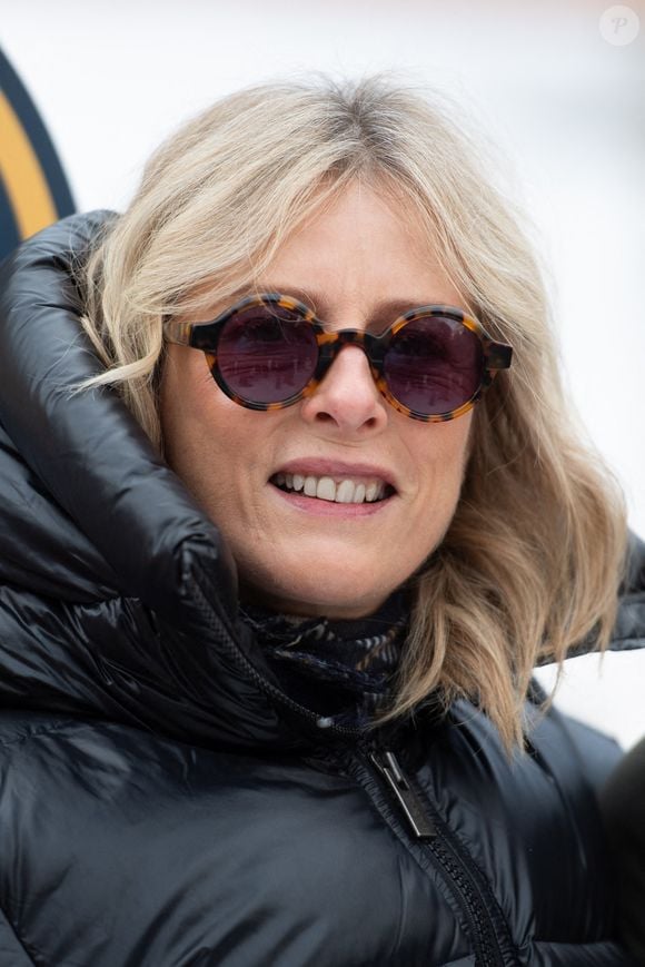 Comme elle l'a elle-même révélée sur son compte Instagram, elle a chuté, ce qui a entraîné un traumatisme crânien. Elle a dû être évacuée par les secours, sur une civière.

Karin Viard assiste à l'inauguration de son panneau Slope of Fame dans le cadre du Festival du film des Arcs 2024 à Bourg-Saint-Maurice, le 15 décembre 2024.