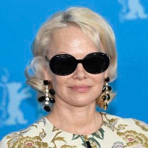 Roses, tournesols et lavande ornent son potager.
Pamela Anderson au photocall du film "Rosebush Pruning" lors de la 76ème édition du festival international du film de Berlin (La Berlinale 2026), le 14 février 2026. Action Press / Bestimage