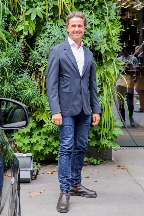 Gilles De Maistre arrive à l'enregistrement de l'émission "Vivement Dimanche Prochain" au studio Gabriel à Paris, France, le 11 septembre 2019.