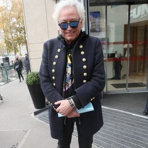 Exclusif - Laurent Boyer à la sortie des studios de radio de l'émission "Les Grosses Têtes" à Paris. Le 30 novembre 2022
© Jonathan Rebboah / Panoramic / Bestimage