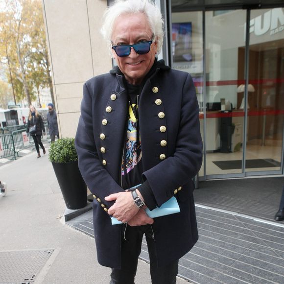 Exclusif - Laurent Boyer à la sortie des studios de radio de l'émission "Les Grosses Têtes" à Paris. Le 30 novembre 2022
© Jonathan Rebboah / Panoramic / Bestimage