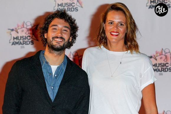 Jérémy Frérot et Laure Manaudou lors de la 17e cérémonie des NRJ Music Awards au Palais des Festivals, le 7 novembre 2015 à Cannes, en France. Photo : Shootpix/Abaca