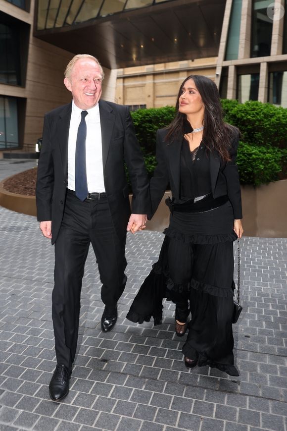 Les deux tourtereaux ont pu se retrouver après le mariage de l'année, organisé à Venise. 

Salma Hayek et son mari François-Henri Pinault profitent d'un dîner d'anniversaire intime à New York après leur passage à Cannes.
©Backgrid USA / Bestimage