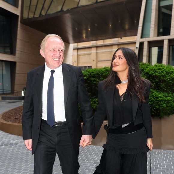 Les deux tourtereaux ont pu se retrouver après le mariage de l'année, organisé à Venise. 

Salma Hayek et son mari François-Henri Pinault profitent d'un dîner d'anniversaire intime à New York après leur passage à Cannes.
©Backgrid USA / Bestimage