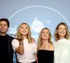 Les acteurs ont offert aux photographes un joli portrait de famille, tout en complicité. 

Thomas Jouannet, Chloé Jouannet, Audrey Lamy et Alexandra Lamy - Tapis rouge de la cérémonie d'ouverture du 29ème Festival International du Film de Comédie de l'Alpe d'Huez le 19 Janvier 2026. © Dominique Jacovides/Bestimage