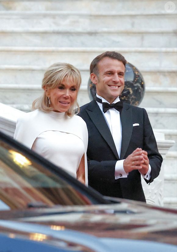 Le président de la République française Emmanuel Macron et sa femme la Première Dame Brigitte Macron arrivant au dîner d'état en l'honneur de la visite du couple présidentiel français au palais princier de Monaco, le 7 juin 2025. © Claudia Albuquerque/Bestimage