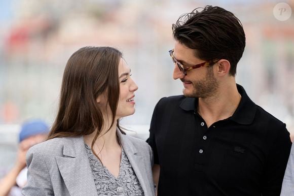 Il y a le château de l'Engarran, en Occitanie, qui marque cette épopée. 

Anamaria Vartolomei, Pierre Niney - Photocall du film "Le comte de Monte Cristo" (Hors Compétition) lors du 77ème Festival International du Film de Cannes (14 - 25 mai 2024), le 23 mai 2024. 
© Moreau / Jacovides / Bestimage