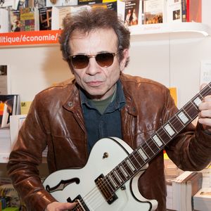 Les félicitations sont de mise pour Philippe Manoeuvre, ancien juré de "Nouvelle Star", qui a eu le bonheur de voir sa fille se marier ce week-end.

Philippe Manoeuvre signe son livre au Publicis Drugstore Champs Elysees, à Paris. France, le 11 avril 2013. Photo par Audrey Poree/ABACAPRESS