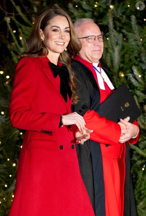 Catherine (Kate) Middleton, princesse de Galles, assiste au service Together At Christmas Carol à l'abbaye de Westminster à Londres, Royaume-Uni, le 6 décembre 2024. © Julien Burton/Bestimage