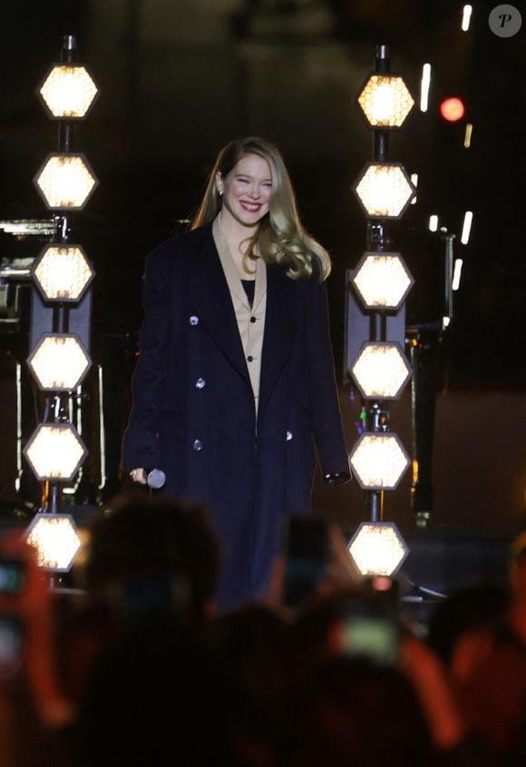 Léa Seydoux - Lancement des Illuminations de Noël des Champs-Elysées à Paris le 16 novembre 2025.

© Coadic Guirec / Bestimage