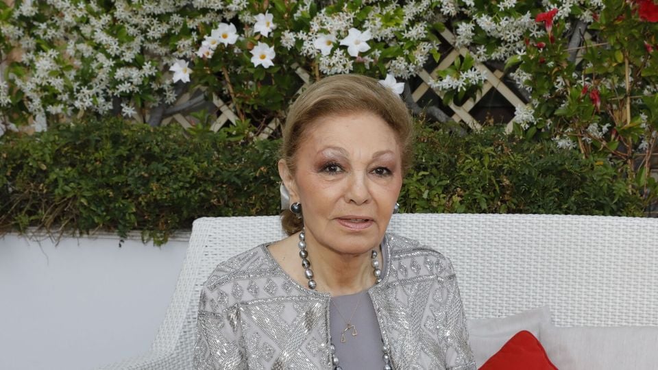 Visite de l'appartement parisien de Farah Pahlavi, dernière impératrice d'Iran