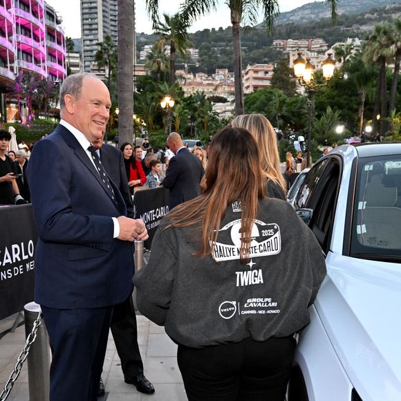 Camille Gottlieb, la fille de la princesse Stéphanie et de Jean Raymond Gottlieb, est au départ du 9ème E-Rallye de Monte-Carlo, en tant que co-pilote de son amie Margaux Grundstein au volant d'une volvo, sur la place du Casino à Monaco, le 15 octobre 2025. © Bruno Bebert / Bestimage