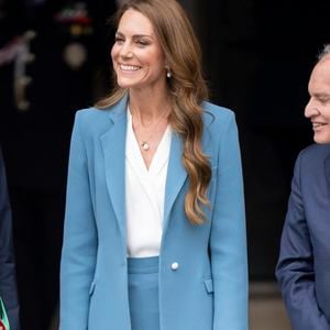 Son Altesse Royale, Catherine, Princesse de Galles (Catherine (Kate) Middleton, princesse de Galles), visite de 2 jours en Italie. À son arrivée à la mairie de Reggio Emilia, elle est accueillie par le maire de la ville, Marco Massari, le 13 mai 2026. © GoffPhotos/Bestimage